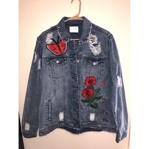 Denim washed & shredded embroidery jean jacket